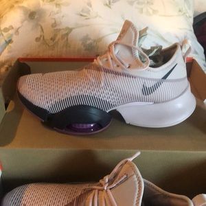 Womens Nike Air Zoom Superrep 10